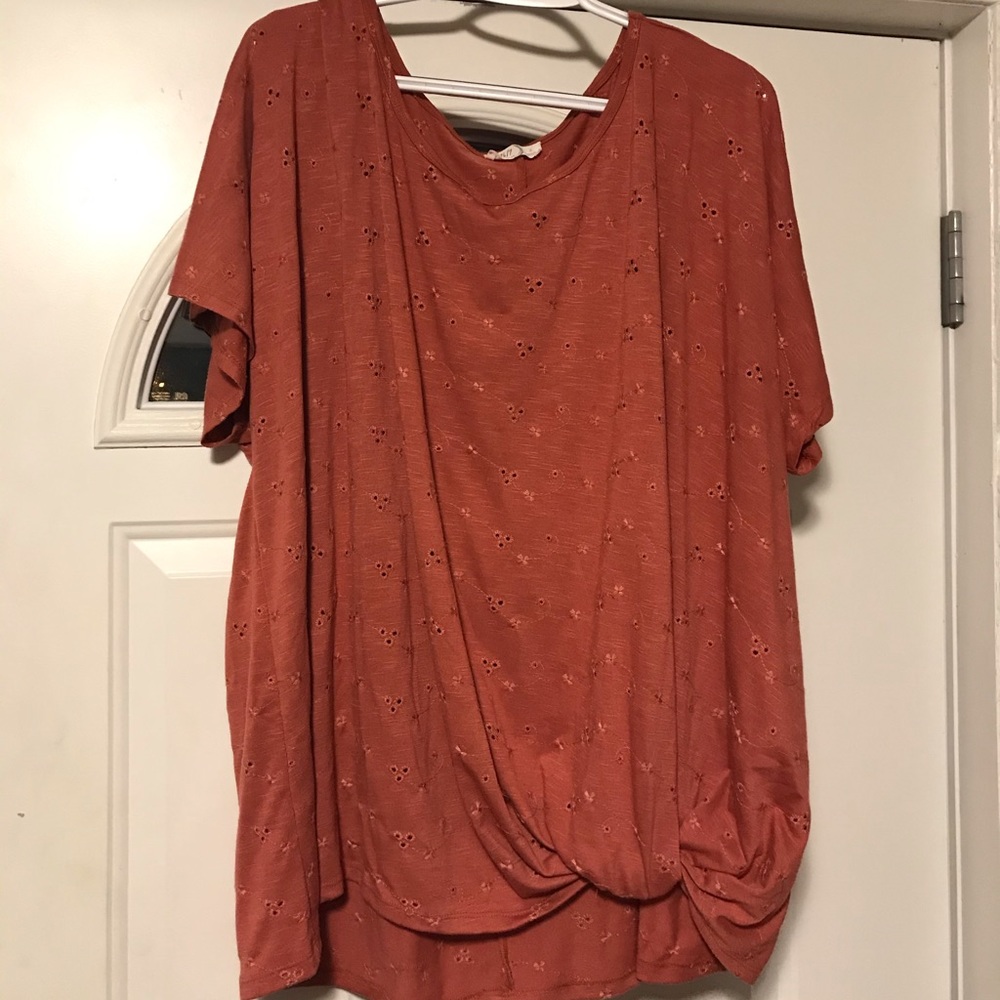 Knotted Eyelit T-shirt